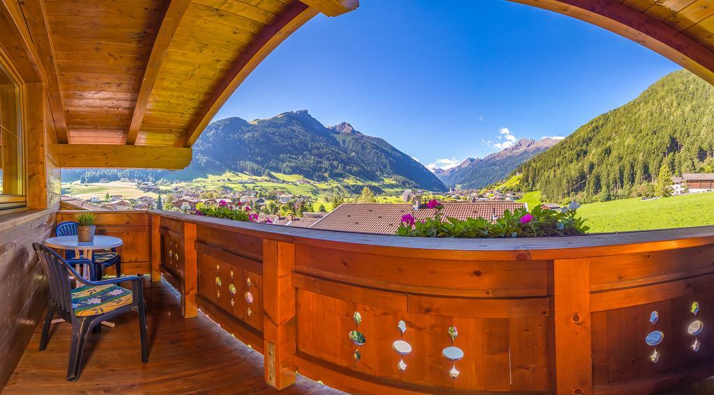 Haus Sonnenseit'N Hotel Neustift im Stubaital Exterior photo
